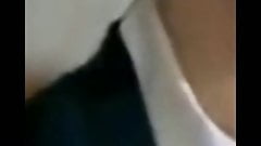 Nana muestra los senos a menor